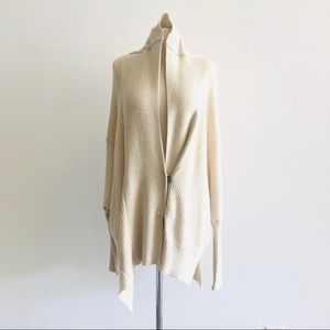 SEN NWT Cream oversize Sweater SZ O/S